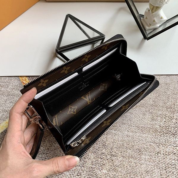 完売前に！ルイヴィトン ショルダーバッグ 偽物 ポシェット フェリシー レディース M69977