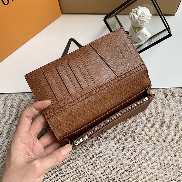 【奇跡の再入荷】ルイヴィトン 財布 偽物★ポルトフォイユ・ブラザ 長財布 M69700 モノグラム