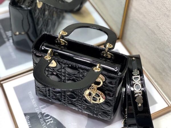 レディ ディオール スモールハンドバッグコピー カーフスキン ショルダー M0531OWCB_M900