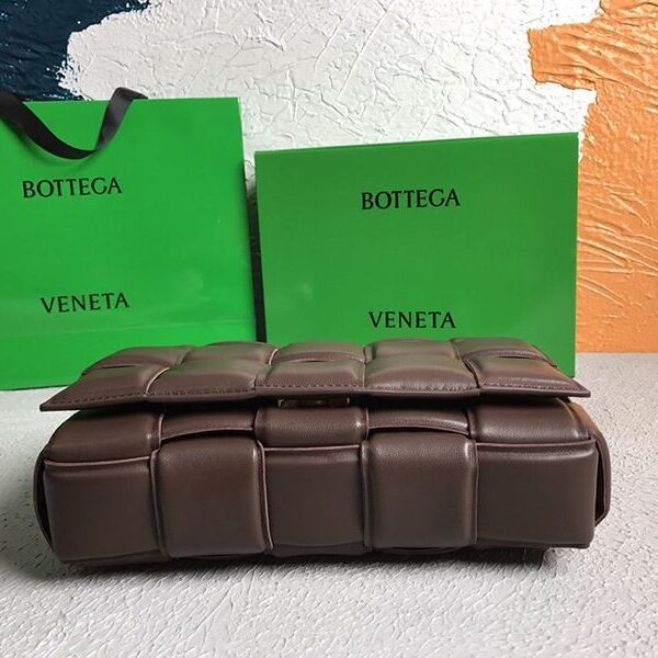 欲しい♡超限定♪ボッテガヴェネタ パデットカセット 偽物 ショルダーバッグ グレープ 591970VCQR15010
