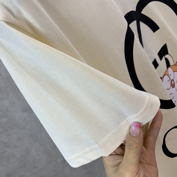 大人気!!新色 ドラえもんx グッチ コピー オーバーサイズ Tシャツ gua20251