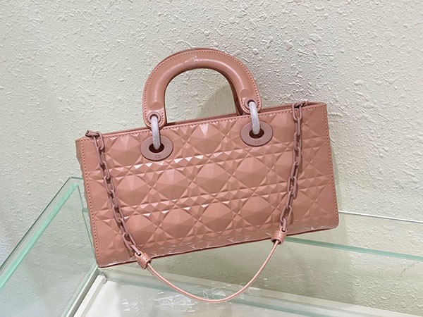 送料込【ディオール】LADY D-JOY バッグ偽物 カナージュ カーフスキン det26113