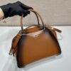 入手困難プラダ スモール ブラッシュドレザー ハンドバッグ コピー puh97622