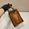 入手困難プラダ スモール ブラッシュドレザー ハンドバッグ コピー puh97622