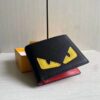 フェンディ 偽物 バグズアイ ブラックレザー 二つ折り財布 fet18709
