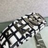 フェンディ ROMAカプセル プリント レザー バッグ 偽物 fev03686