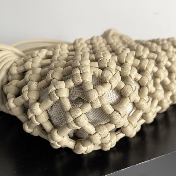 目を惹くカラー ボッテガヴェネタ ミニ Jodie バッグ コピー boa99568