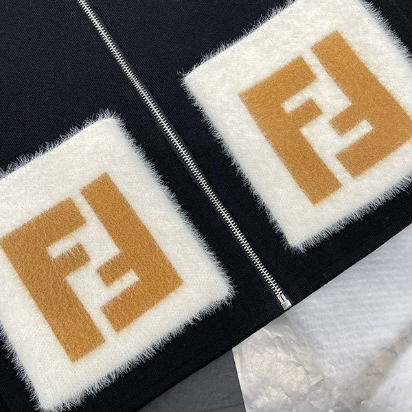 フェンディ フォックスファーポケット付き カシミヤコート コピー fez07877